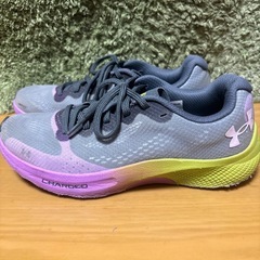UNDER ARMOUR シューズの画像