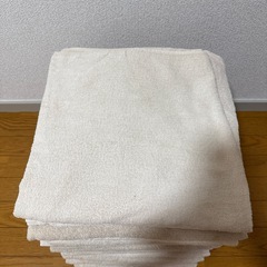 【中古】　無地　ベージュ　バスタオル　15枚セット　女性専用アロマエステ　業務用の画像