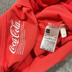 GU 半袖 ロゴ Tシャツ M コカコーラ　レッド　グラフィック　コットンの画像