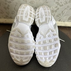 美品NIKE スニーカー　25cmの画像