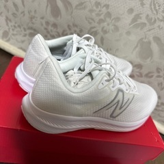 新品　ニューバランス２５cmの画像