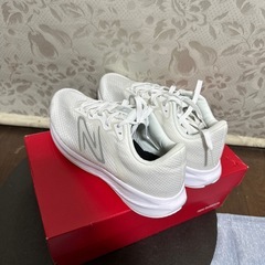 新品　ニューバランス２５cmの画像