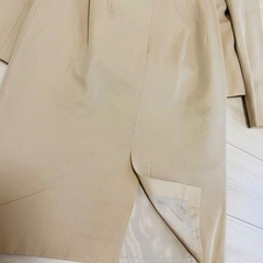 レディース　スーツ　ベージュ　9号の画像