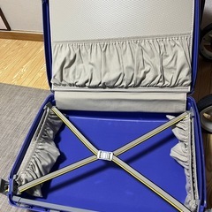 受け渡し予定者決定　スーツケースの画像