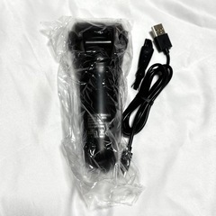 シェーバー メンズ ブラック 電動 電気シェーバー 髭剃り フローティングヘッド IPX7防水 乾湿両用 ロック機能 軽量の画像
