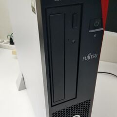 デスクトップPC Fujitsu ESPRIMO D556/SXの画像
