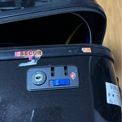 【ジャンク品】
innovator  スーツケース　機内持ち込みOK の画像