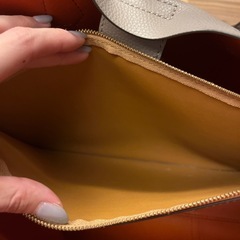 Tory Burch グレー レザー ハンドバッグの画像
