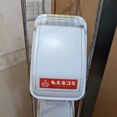メタルラック　分別ゴミ箱の画像