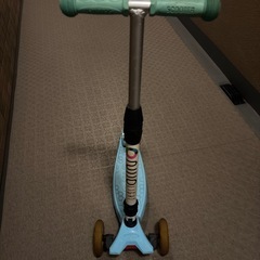 キッズ用キックボードの画像