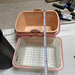キッチン用ゴミ箱　プラスチックのカゴの画像