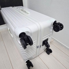 新品　キャリーケースの画像