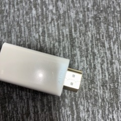 iPhoneの画面をTVに投影する配線の画像