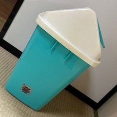 ゴミ箱の画像