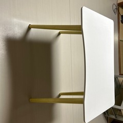 パソコンデスクの画像