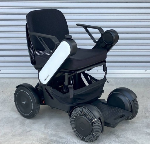 超破格【定価45万】次世代型?電動車椅子 WHILLモデルC 介護　配送可能　