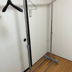 伸縮ハンガーラックの画像