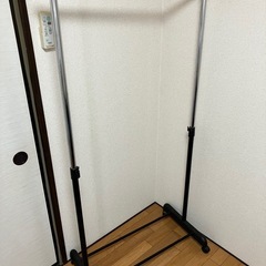 伸縮ハンガーラックの画像