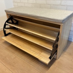 【未使用に近い】木製シューズラック兼ベンチ 幅79cm クッション付きの画像
