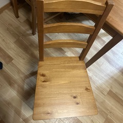 ダイニングテーブルの画像