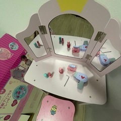 木製　ドレッサー　おもちゃの画像