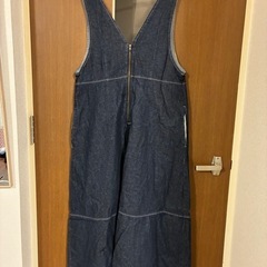 gu デニムジャンパースカート　マタニティにもの画像