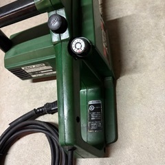 電気チェーンソーの画像