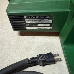 電気チェーンソーの画像