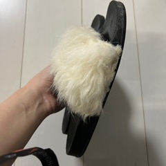 ファーサンダルの画像