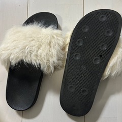 ファーサンダルの画像