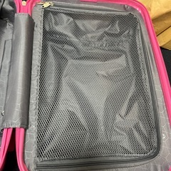 機内持ち込み用スーツケースの画像