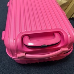 機内持ち込み用スーツケースの画像