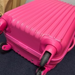機内持ち込み用スーツケースの画像