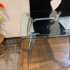 ⭕️美品⭕️厚手　強化ガラス　ダイニングテーブルの画像