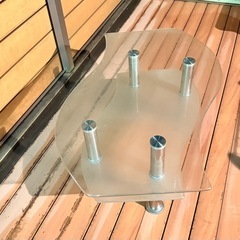 ガラステーブルの画像