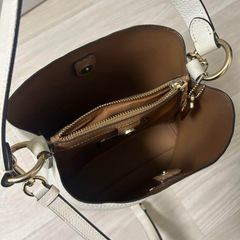 COACH アイボリー ショルダーバッグの画像