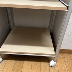 キッチン　キャスター付き棚4段の画像
