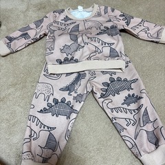 子供服沢山の画像