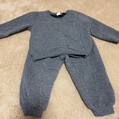 子供服沢山の画像