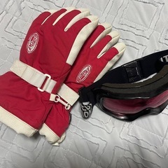 スキー用品　グローブ　ゴーグル　ニット帽ほかの画像