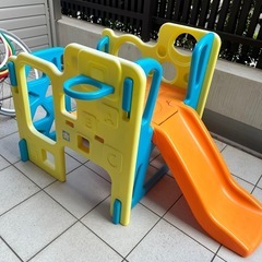 トイザらス　クライミングプレイジム　滑り台の画像