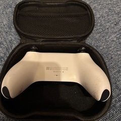 中古PS5用コントローラー純正ケース付きの画像