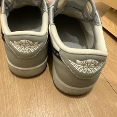 ディオール×ナイキ　スニーカーの画像