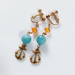 天然石のイカリイヤリング　ハンドメイドの画像