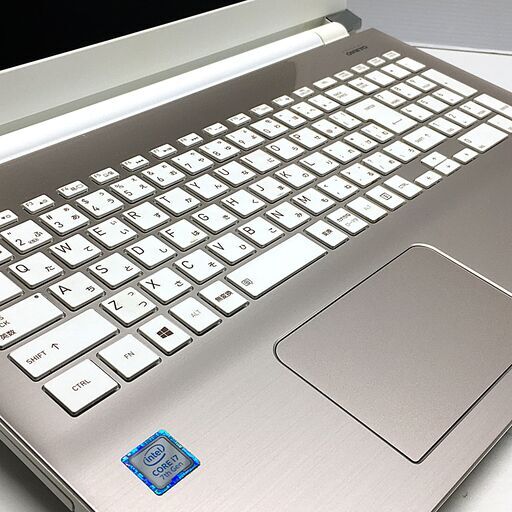 ホワイト色★東芝★メモリ16GB★最新Win11★新品SSD512GB★ ☆長期サポート Office 2024 & Win11(24H2)☆東芝 T65/DG【最強 i7