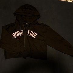 限定🖤 【BLACKPINK公式】BORN PINKショート丈ジップパーカー（Mサイズ）の画像