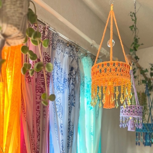 カラフル　マクラメビーズ　ハンギングバスケット　シャンデリア　サンキャッチャー