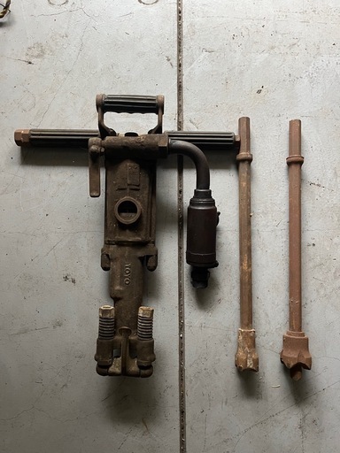 「TOYO 削岩機 ロックドリル ビット2本付き 中古品 引き取り限定」