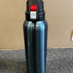 新品未使用品　水筒　1Lの画像