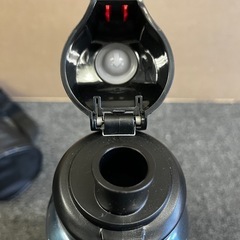 新品未使用品　水筒　1Lの画像